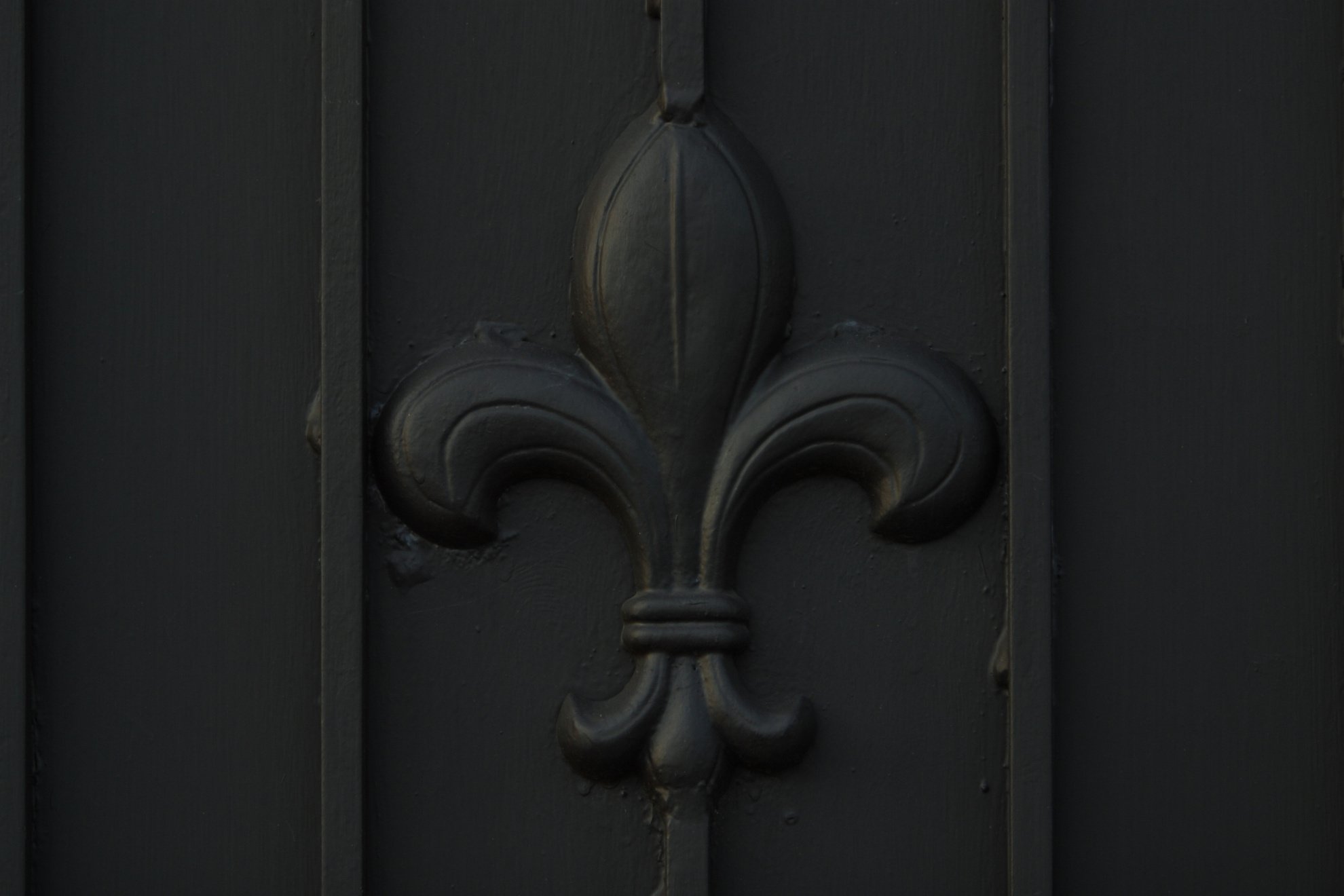 Close-up of fleur-de-lis symbol